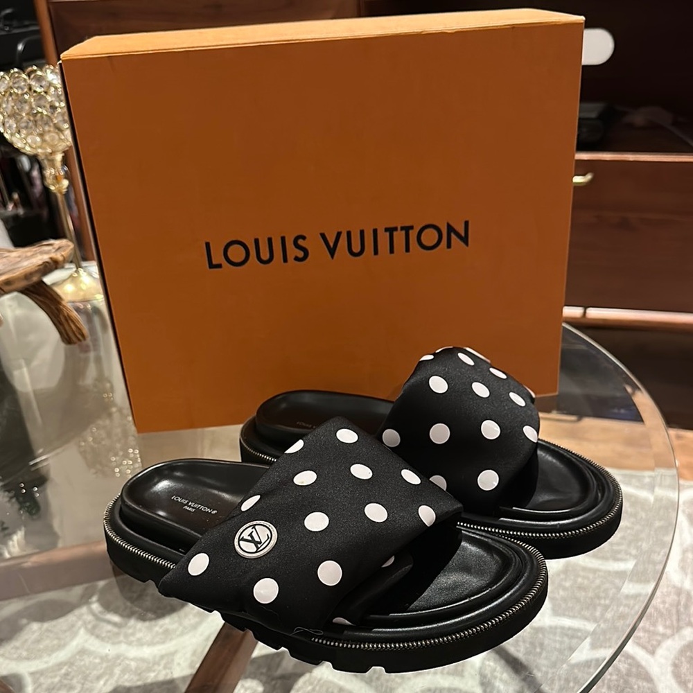 COPY - Louis Vuitton Black and White Dot POOL PILLOW FLAT COMFORT MULE Slides